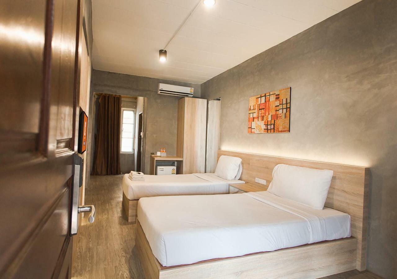 B2 Santitham Hotel Чиангмай Екстериор снимка